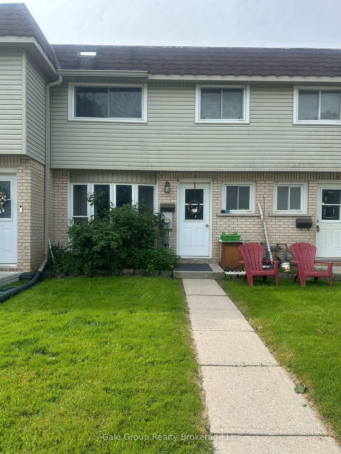 7 - 75 Springbank Avenue N, Woodstock, ON, exterior