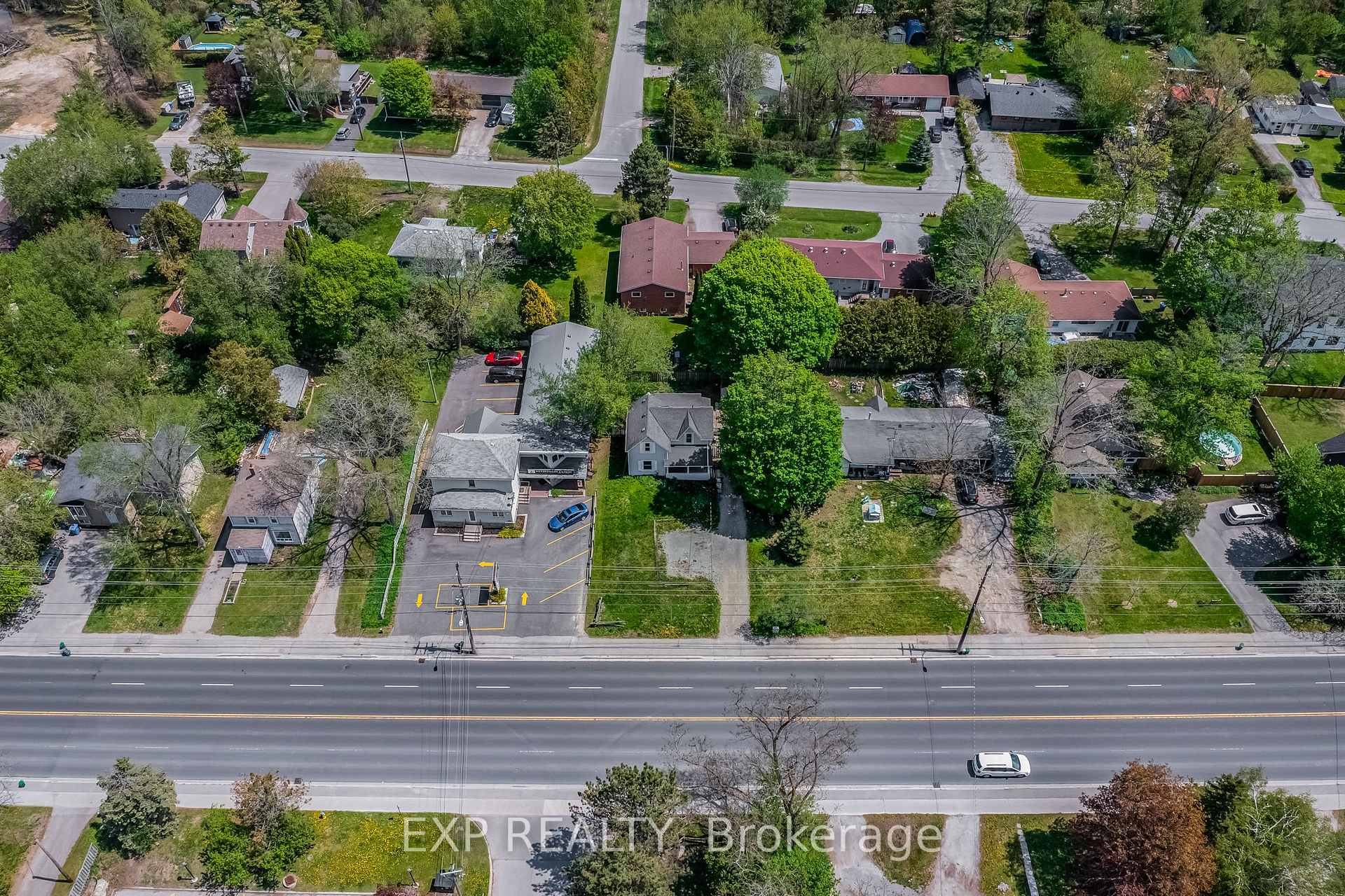 19423 Yonge Street, East Gwillimbury, ON, exterior
