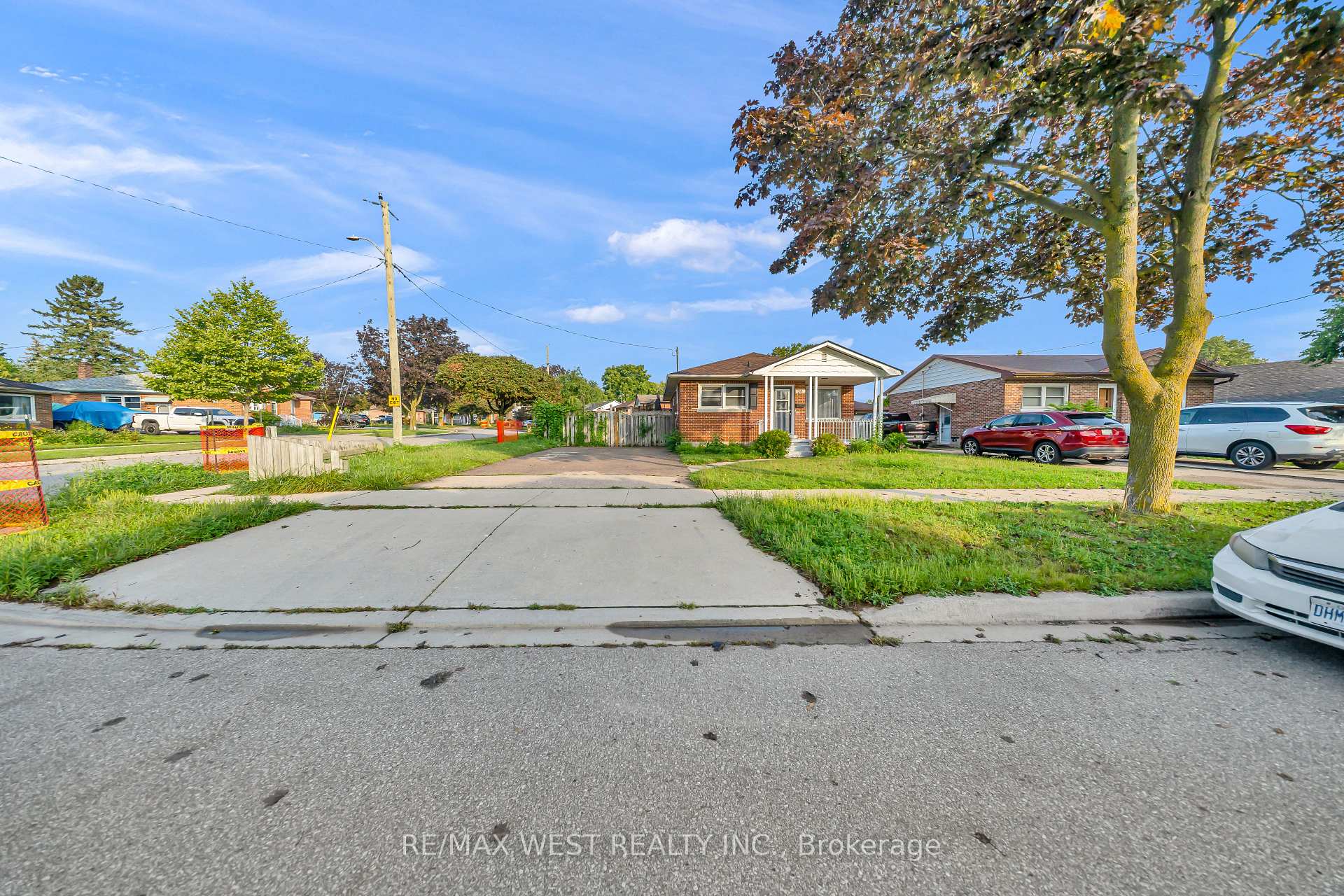 28 Donley Street, Kitchener, ON, exterior