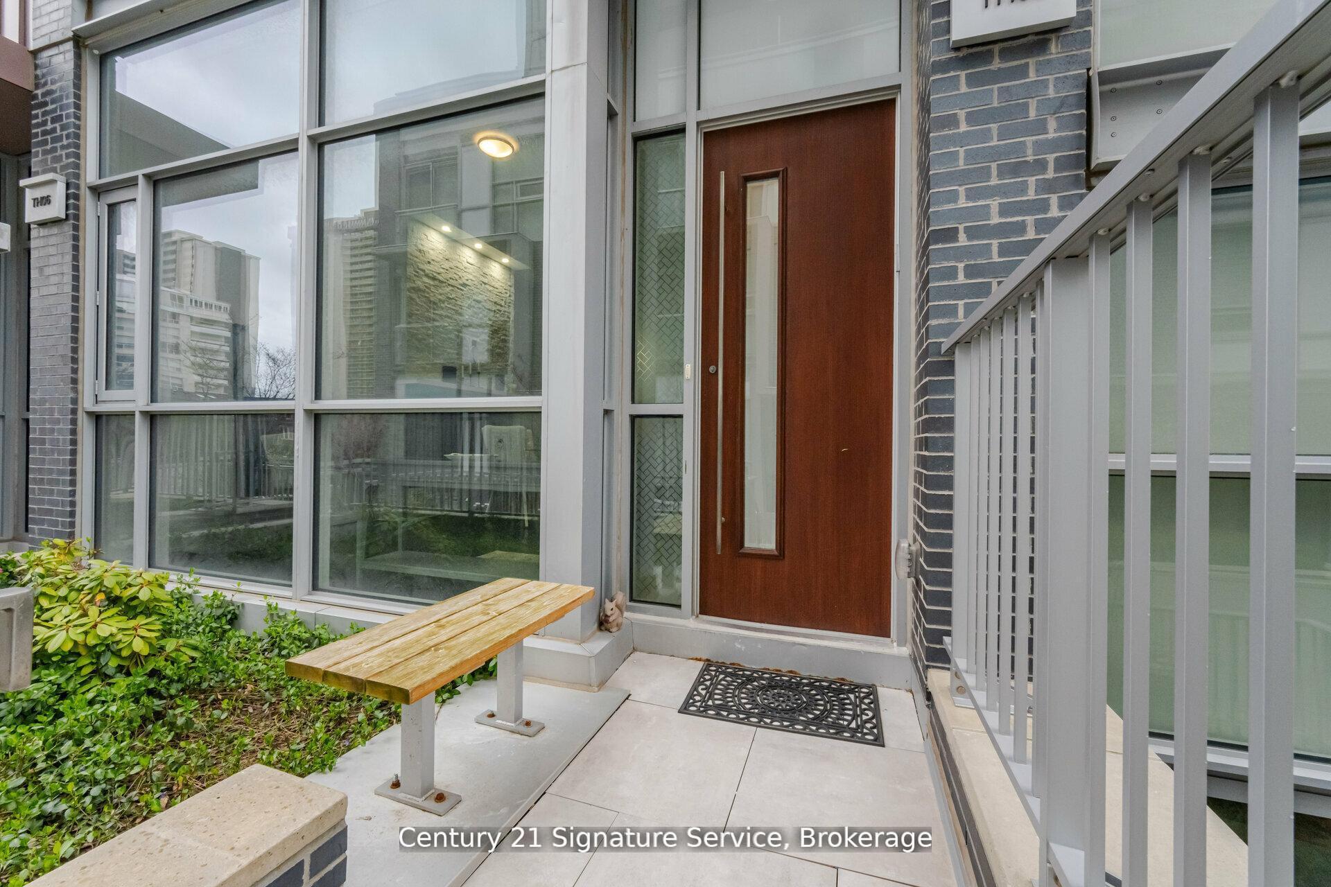 TH05 - 101 Erskine Avenue, Toronto C10, ON, exterior