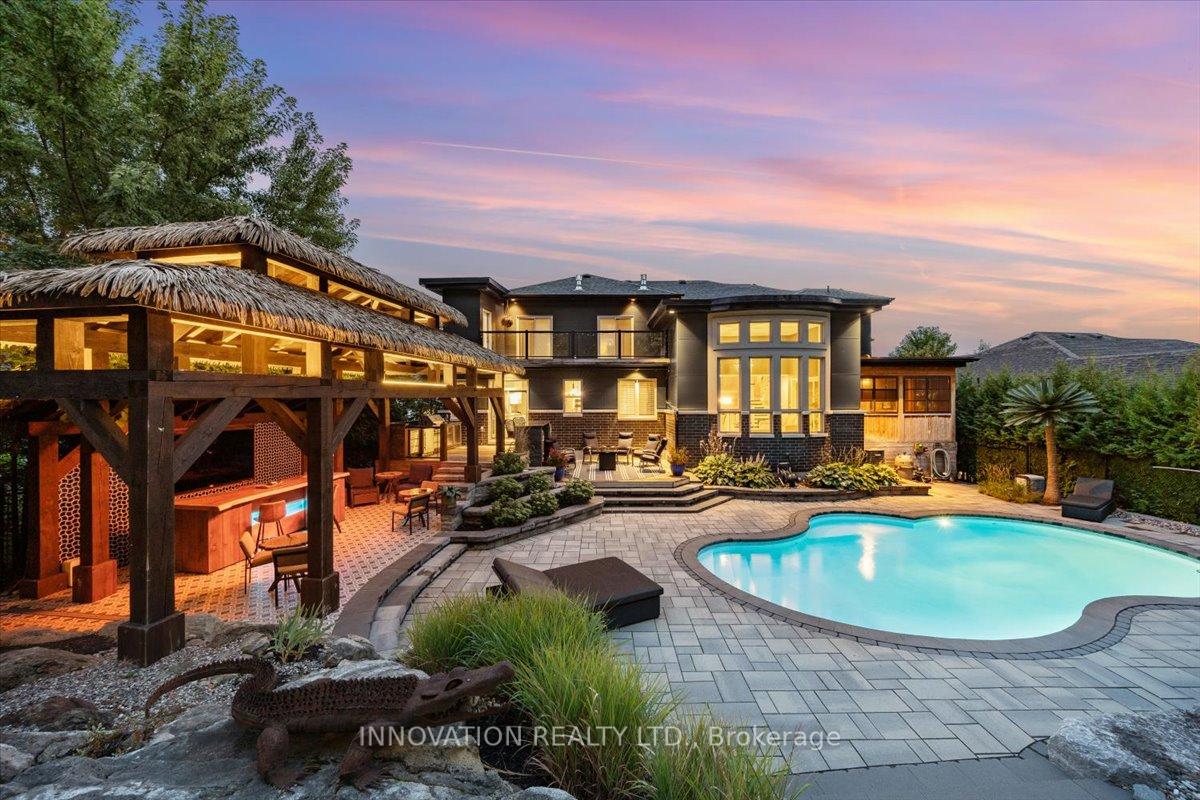 332 Carp Highlands Court, Carp - Huntley Ward, ON, exterior