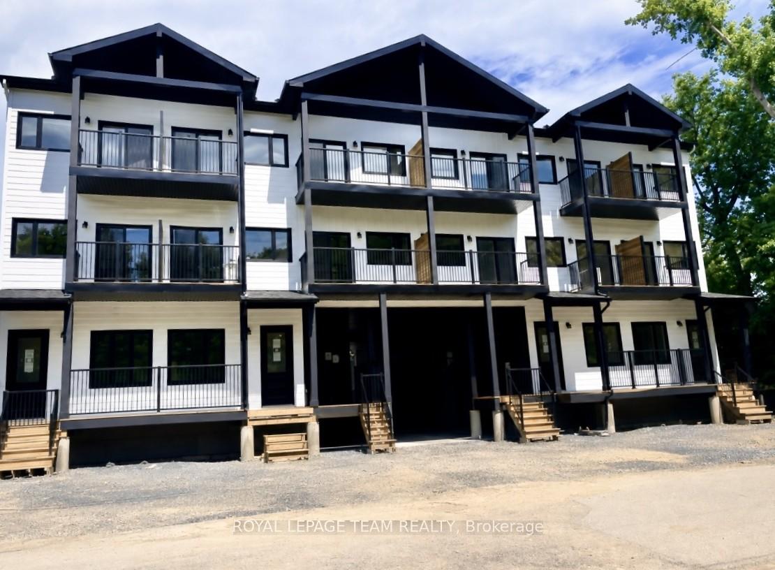 247A Bradford Street, Britannia - Lincoln Heights and Area, ON, exterior