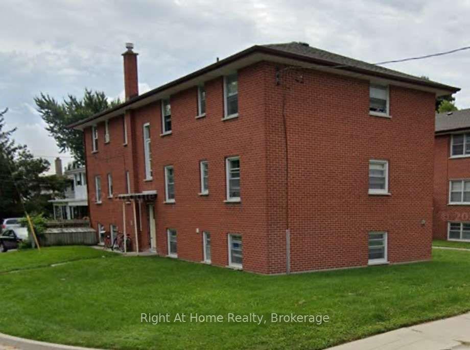 Apt. 4 - 119 Rossland Road E, Oshawa, ON, exterior