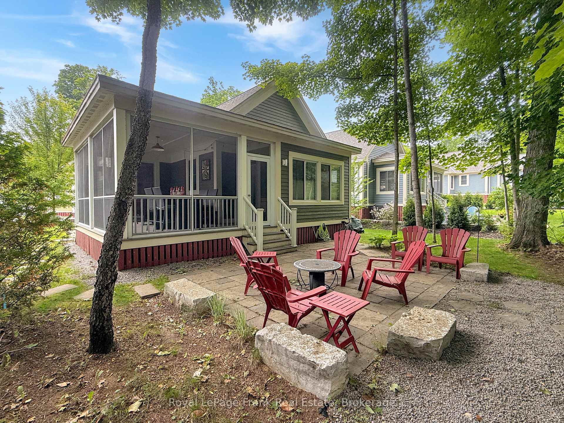209 - 50 Hollow Lane, Prince Edward County, ON, exterior