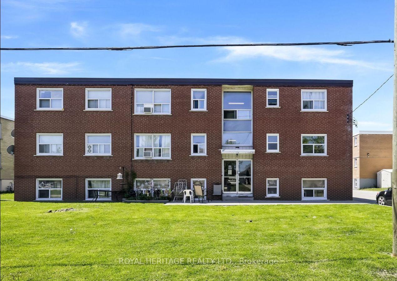 4 - 300 Montrave Avenue, Oshawa, ON, exterior