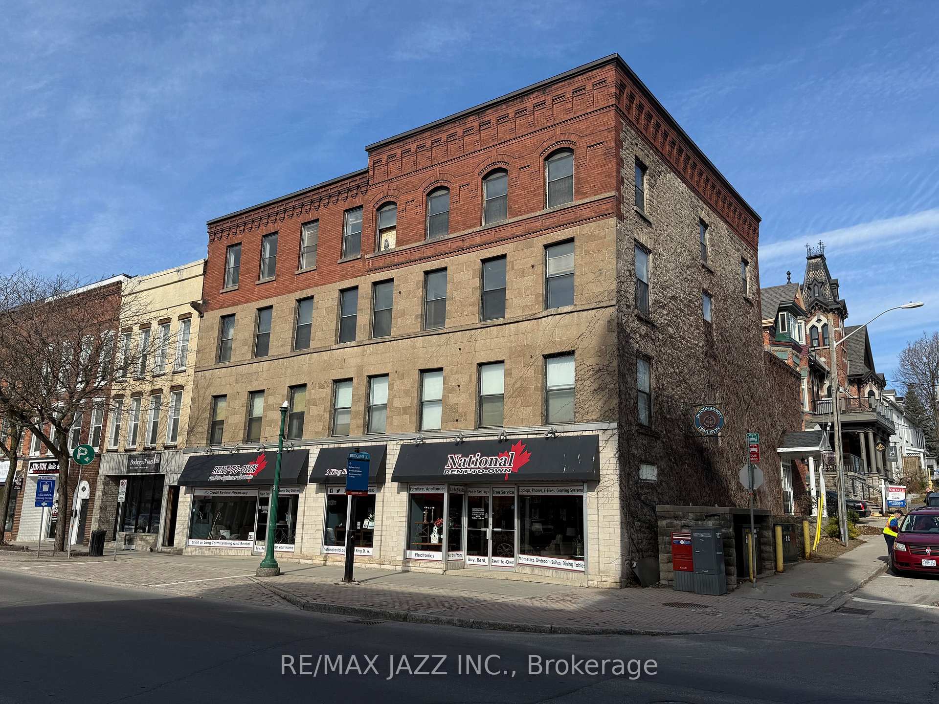 2 King Street W, Brockville, ON, exterior