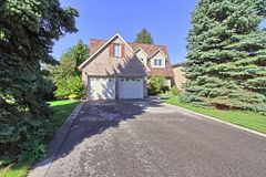 129 Robin Court, Newmarket, ON, exterior