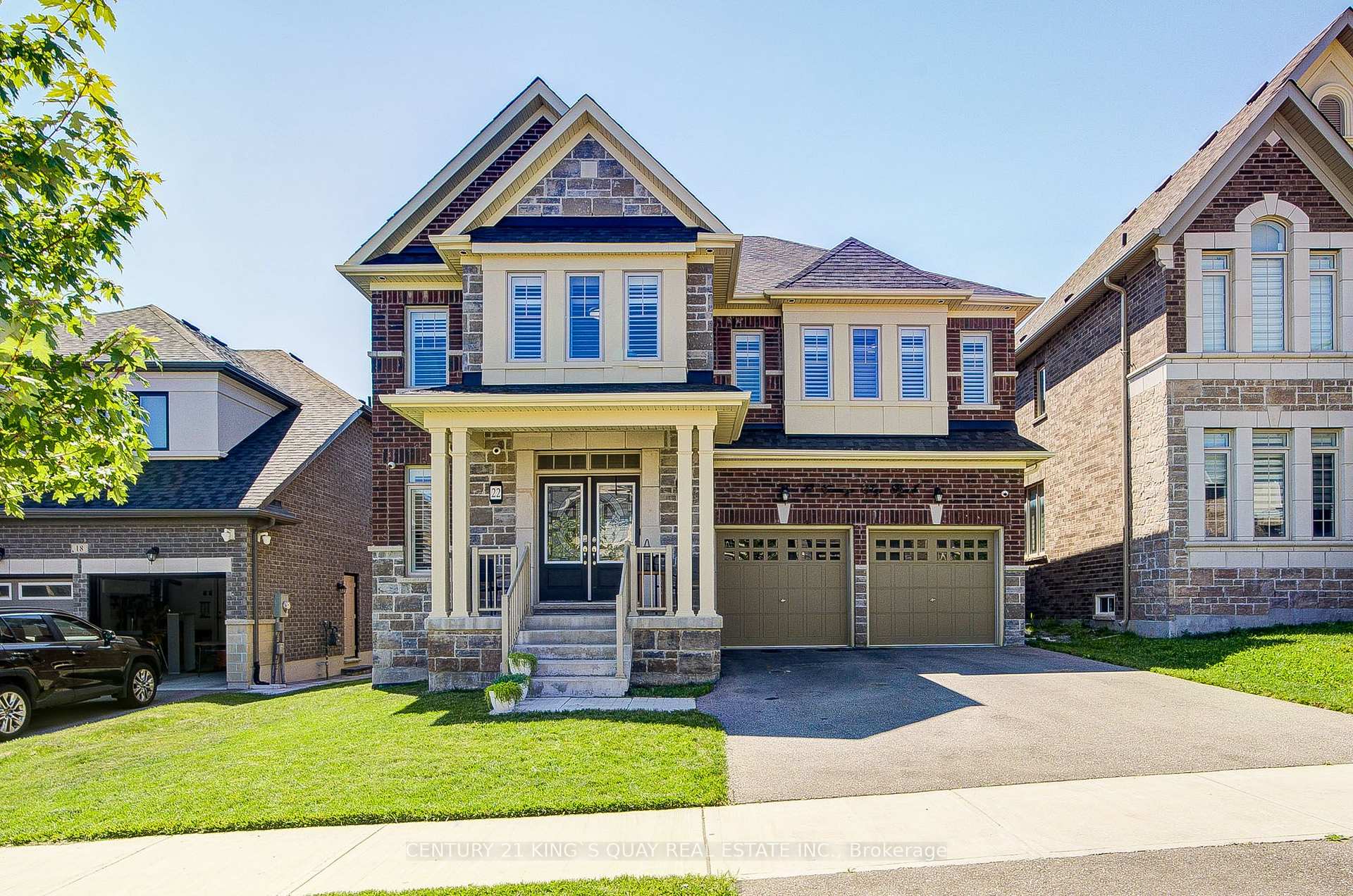 22 Carriage Shop Bend, East Gwillimbury, ON, exterior