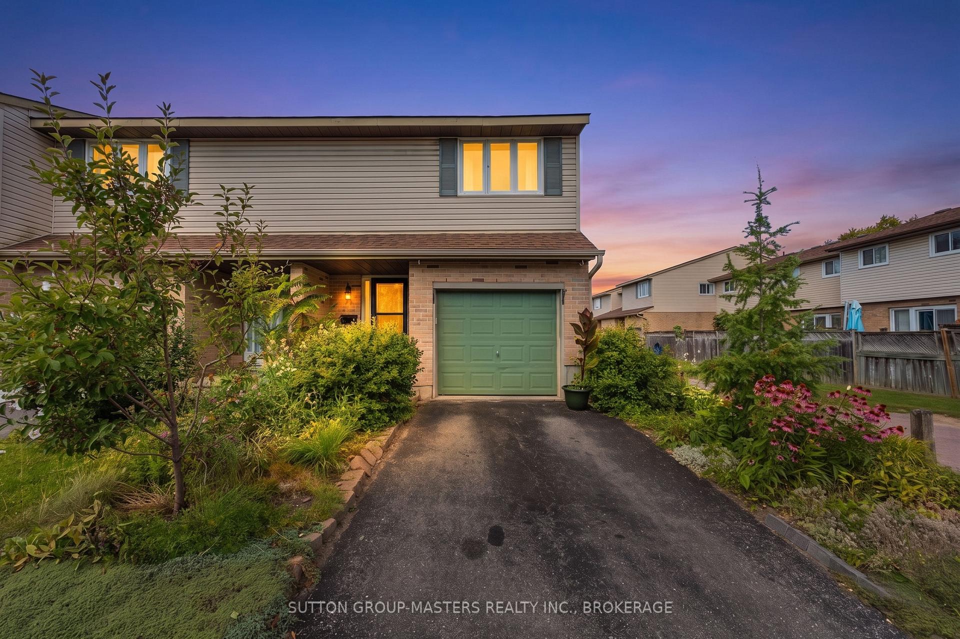 34 - 52 Coventry Crescent, Kingston, ON, exterior