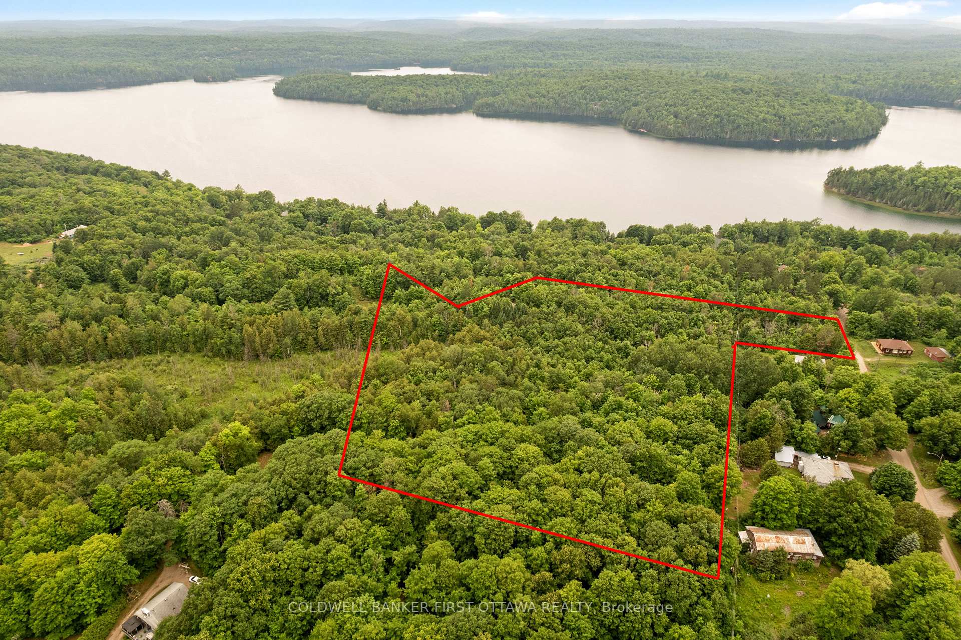 1039 Sunset Strip Lane, Frontenac, ON, exterior