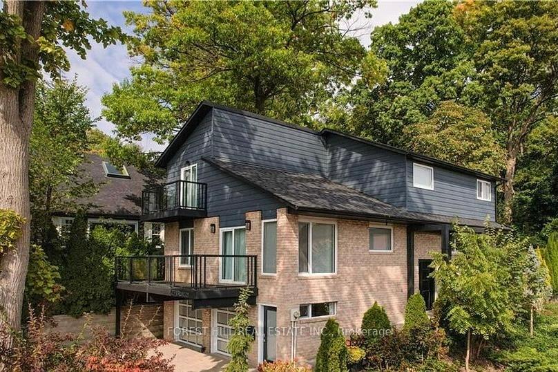 27 BERCZY Street, Barrie, ON, exterior