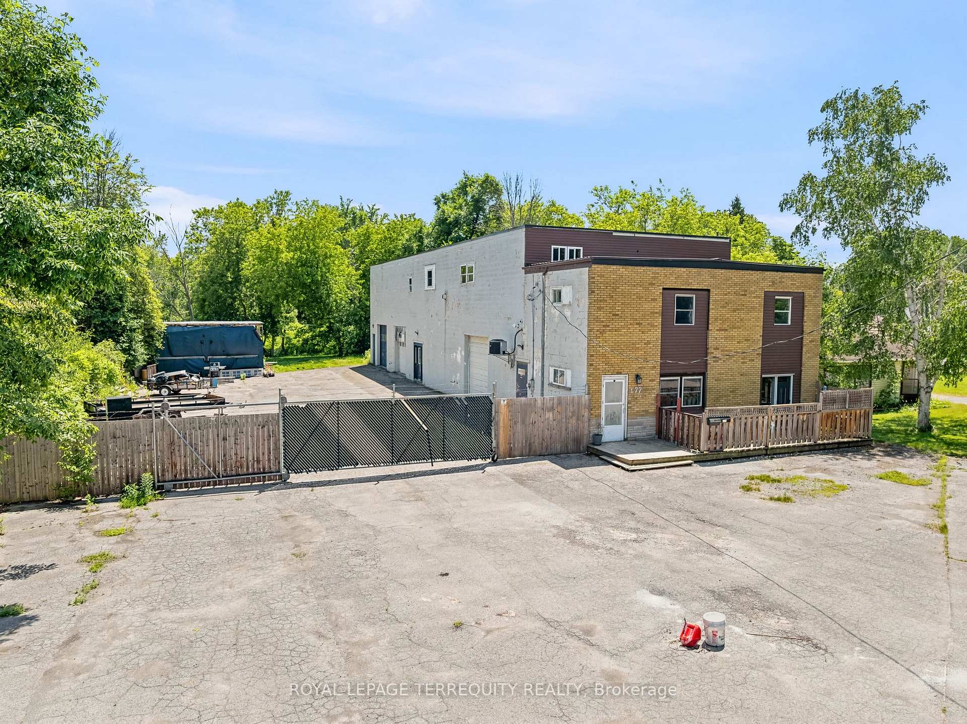 177 W Davis Street, Quinte West, ON, exterior