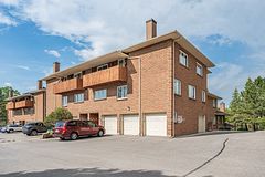 206 Stratas Court, Kanata, ON, exterior