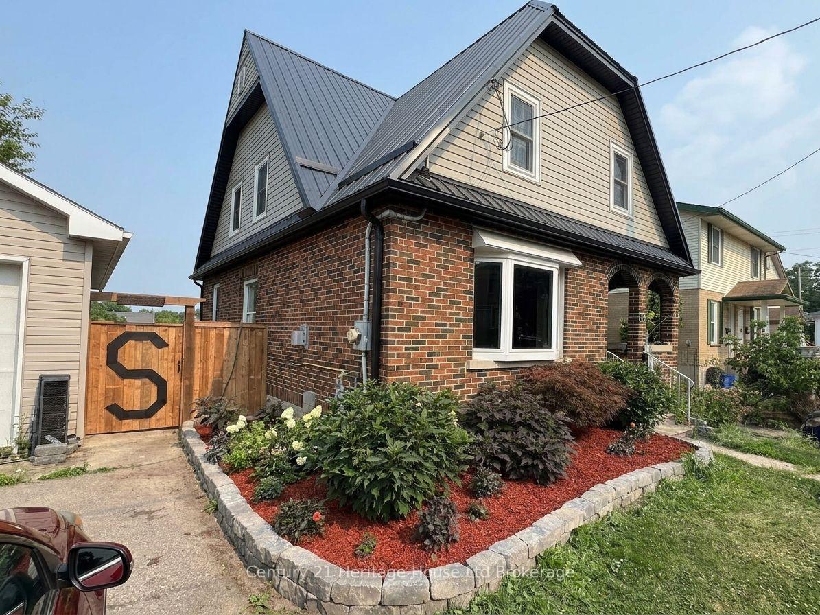 87 Bay Street, Woodstock, ON, exterior