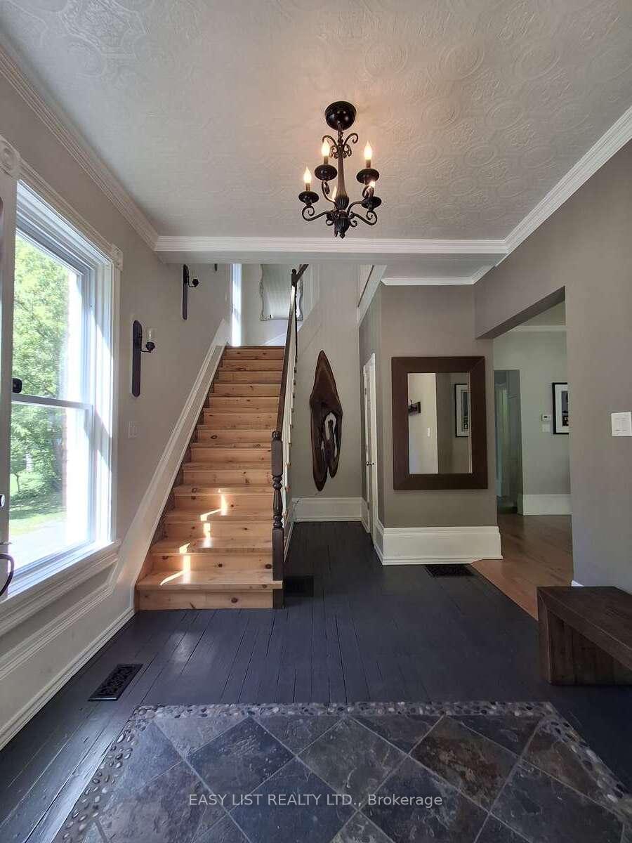 9 River Street, Severn, ON, exterior