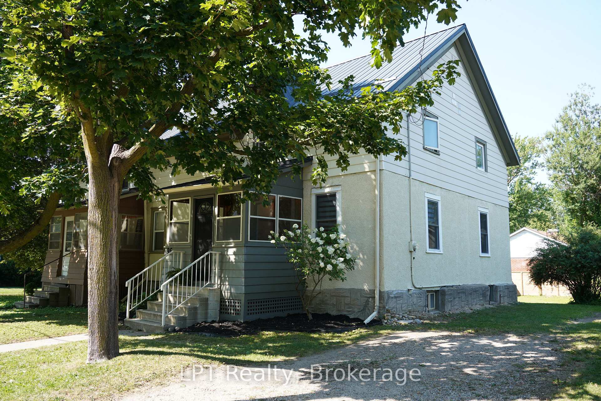 96 Charles Street, Stratford, ON, exterior