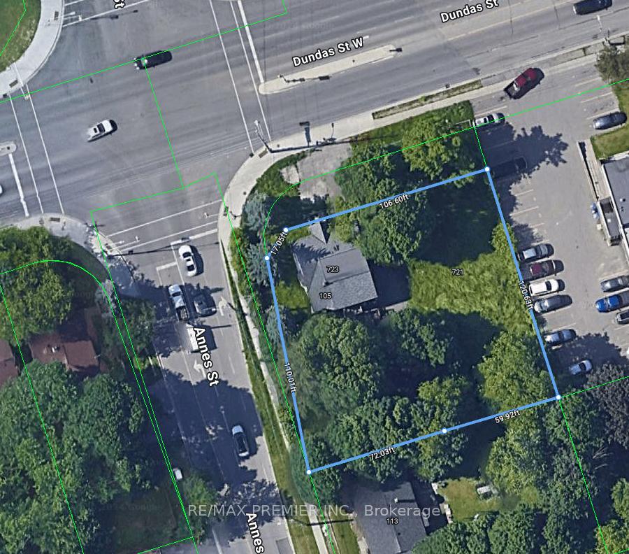 723 Dundas Street W, Whitby, ON, exterior
