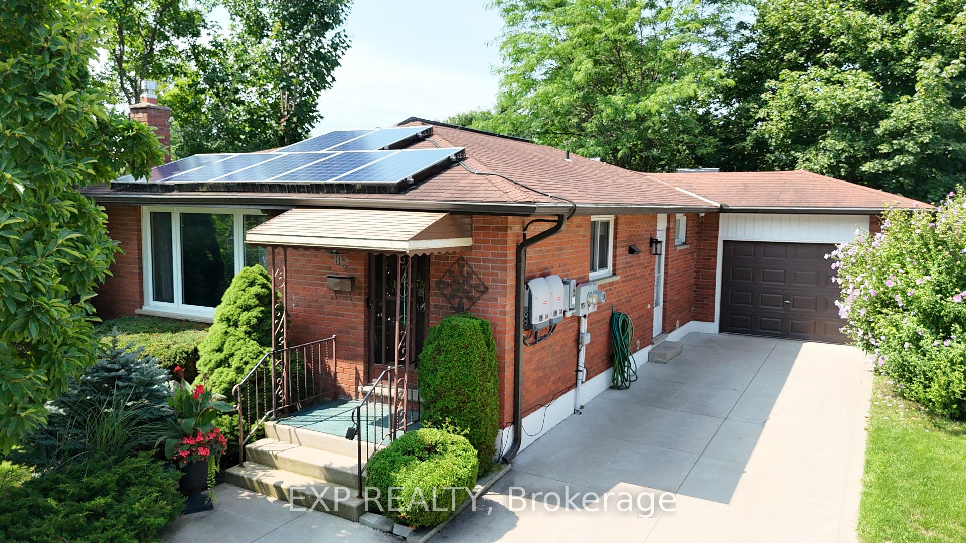 82 Lacey Crescent, London South, ON, exterior