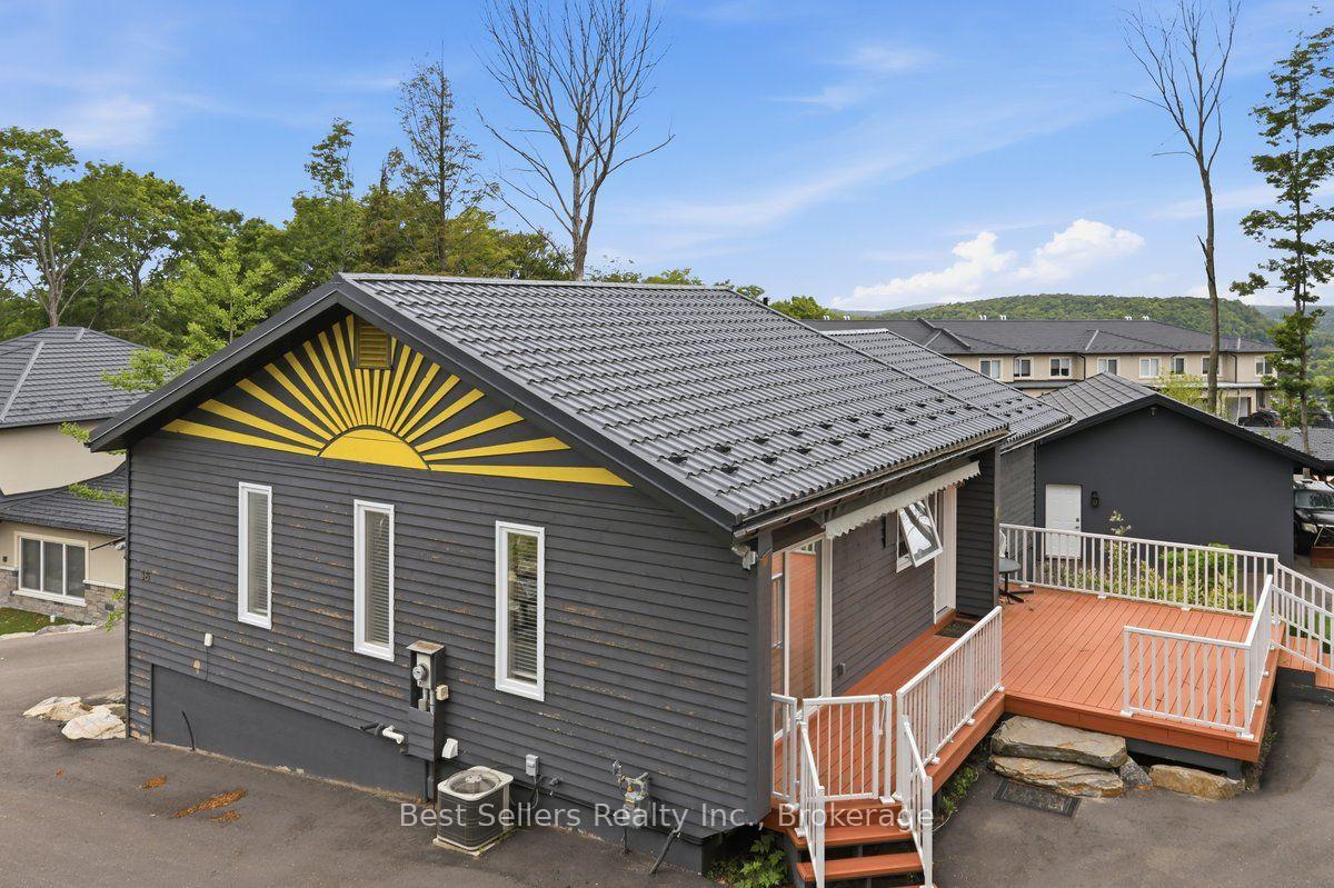 1 - 56 Florence Street W, Huntsville, ON, exterior