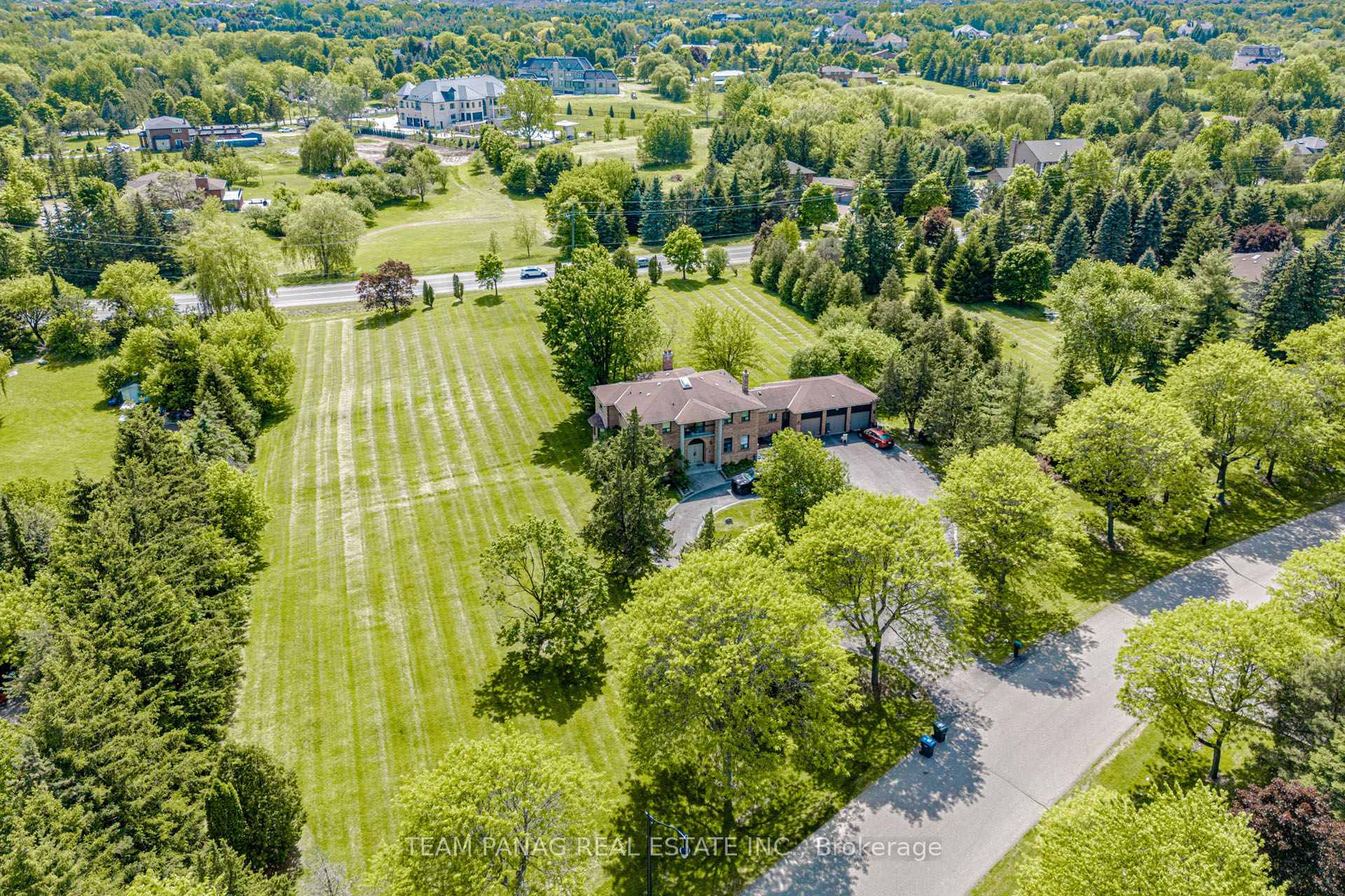 4 Forestbrook Court, Brampton, ON, exterior