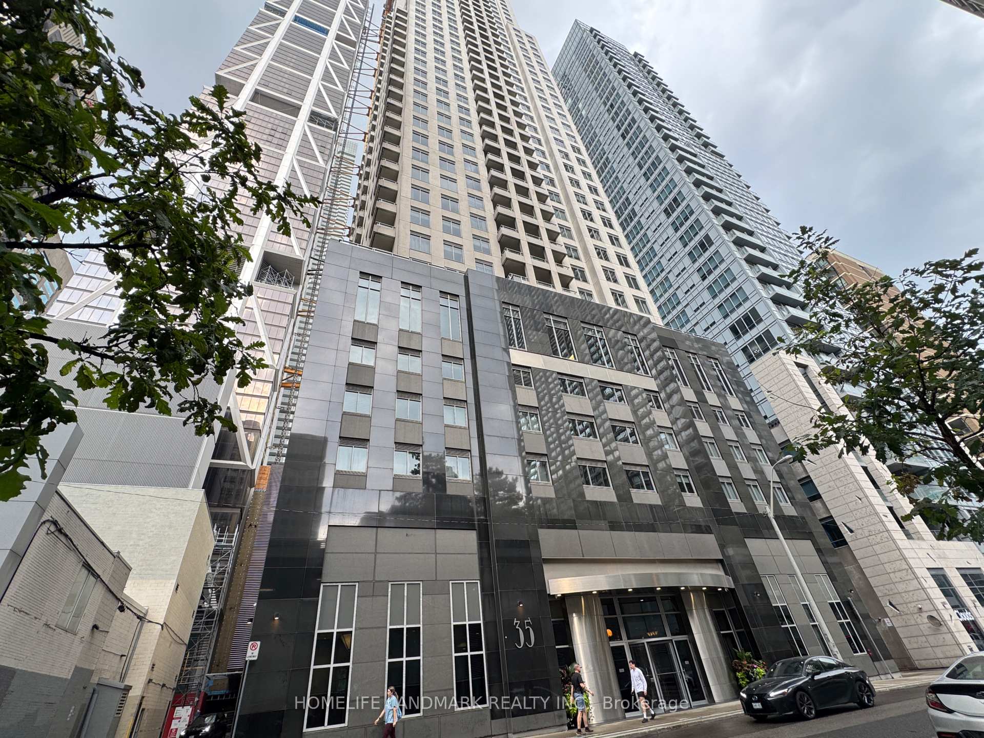 501 - 35 Balmuto Street, Toronto C01, ON, exterior