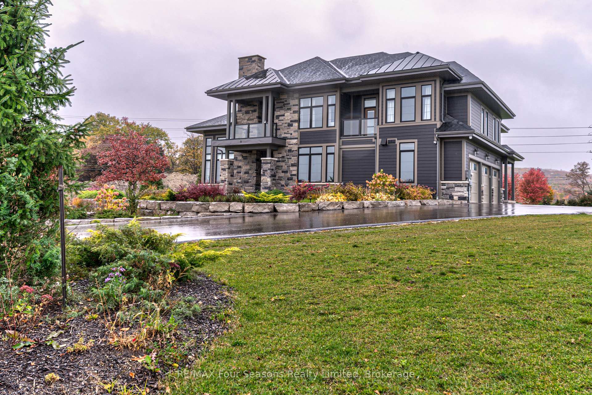 9 Windrose Valley Boulevard, Clearview, ON, exterior