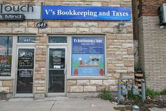 645 KING Street, Welland, ON, exterior