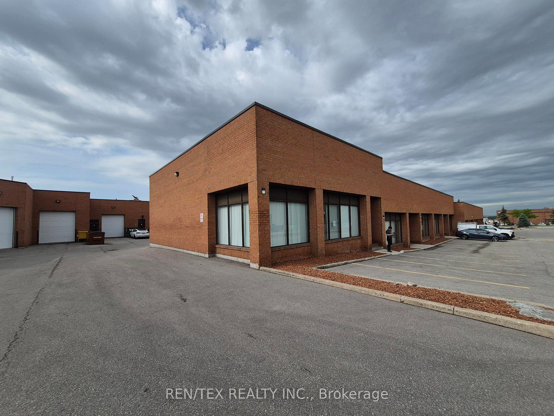 30 - 1 Whitmore Road, Vaughan, ON, exterior