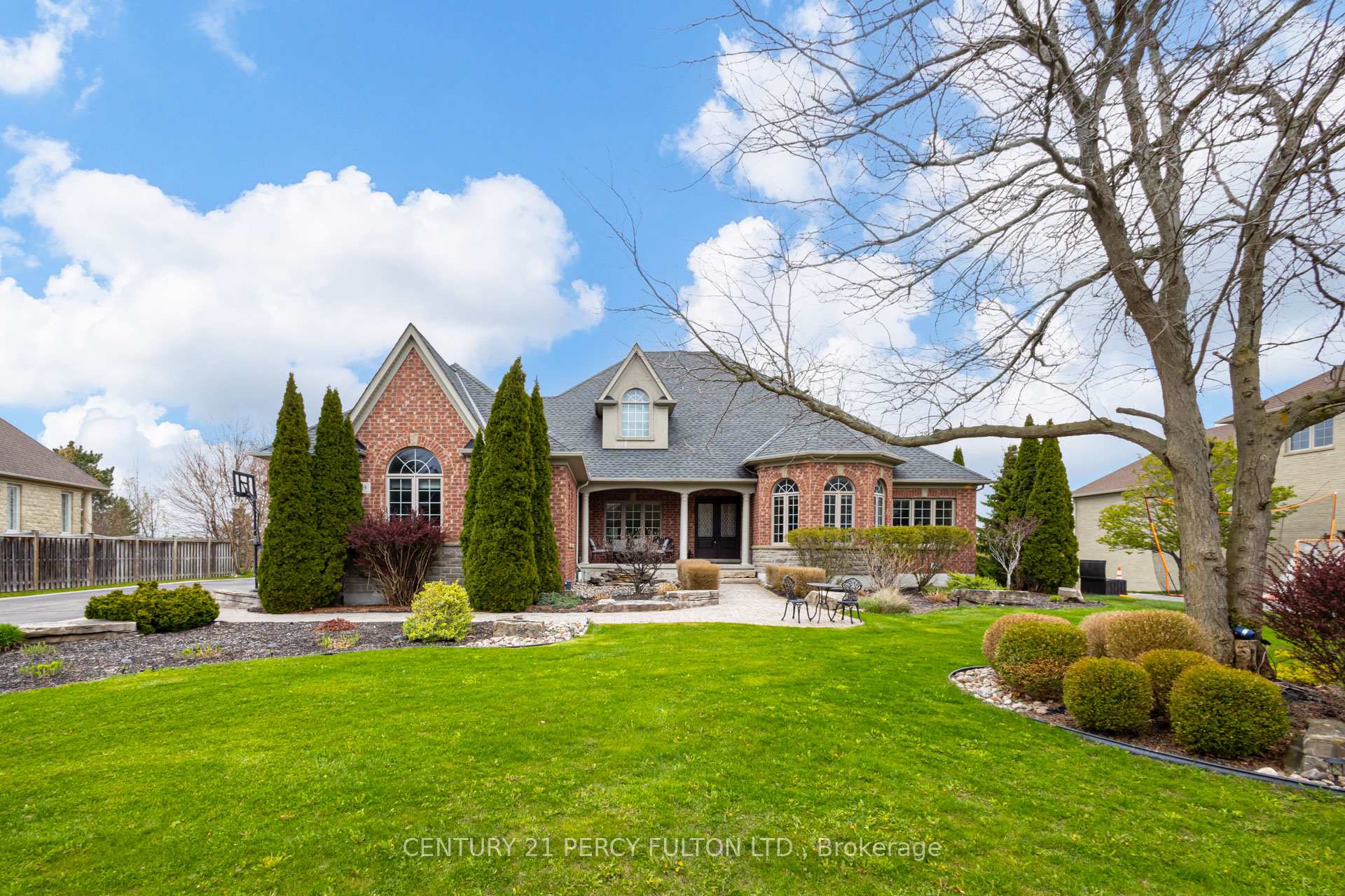 19 Wilson House Drive, Whitby, ON, exterior