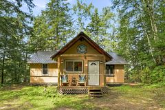 1022 Tanamakoon Lane, Dysart et al, ON, exterior
