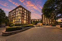 440 - 22 Southport Street, Toronto W01, ON, exterior