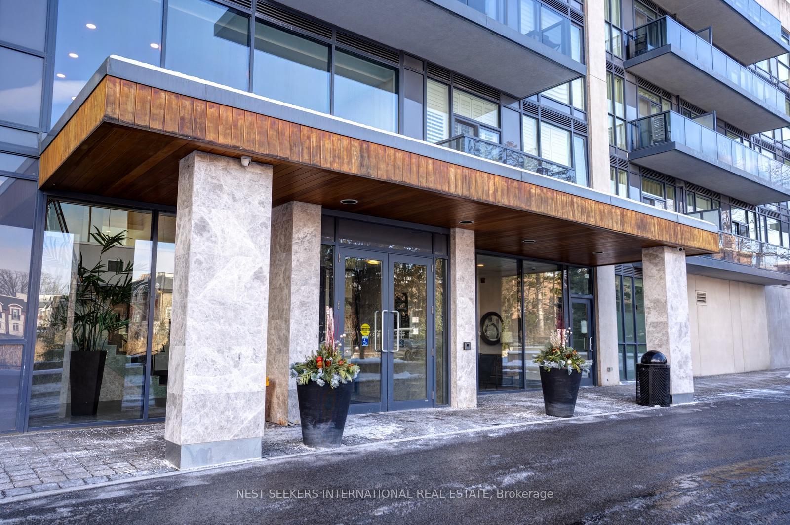504 - 4700 Highway 7 Road, Vaughan, ON, exterior