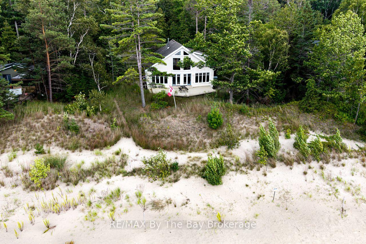 1170 Shore Lane, Wasaga Beach, ON, exterior
