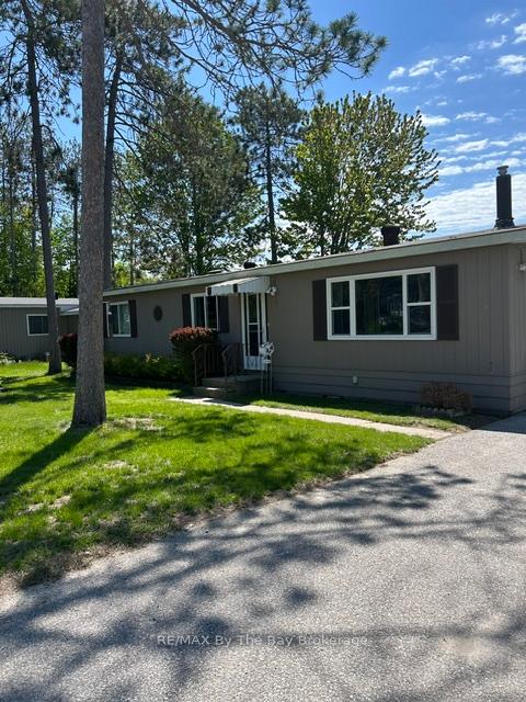 3 Golf Avenue, Wasaga Beach, ON, exterior