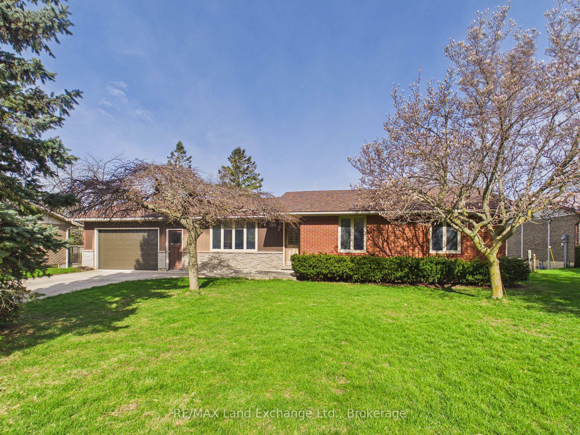 15 North Cedar Lane, Kincardine, ON, exterior