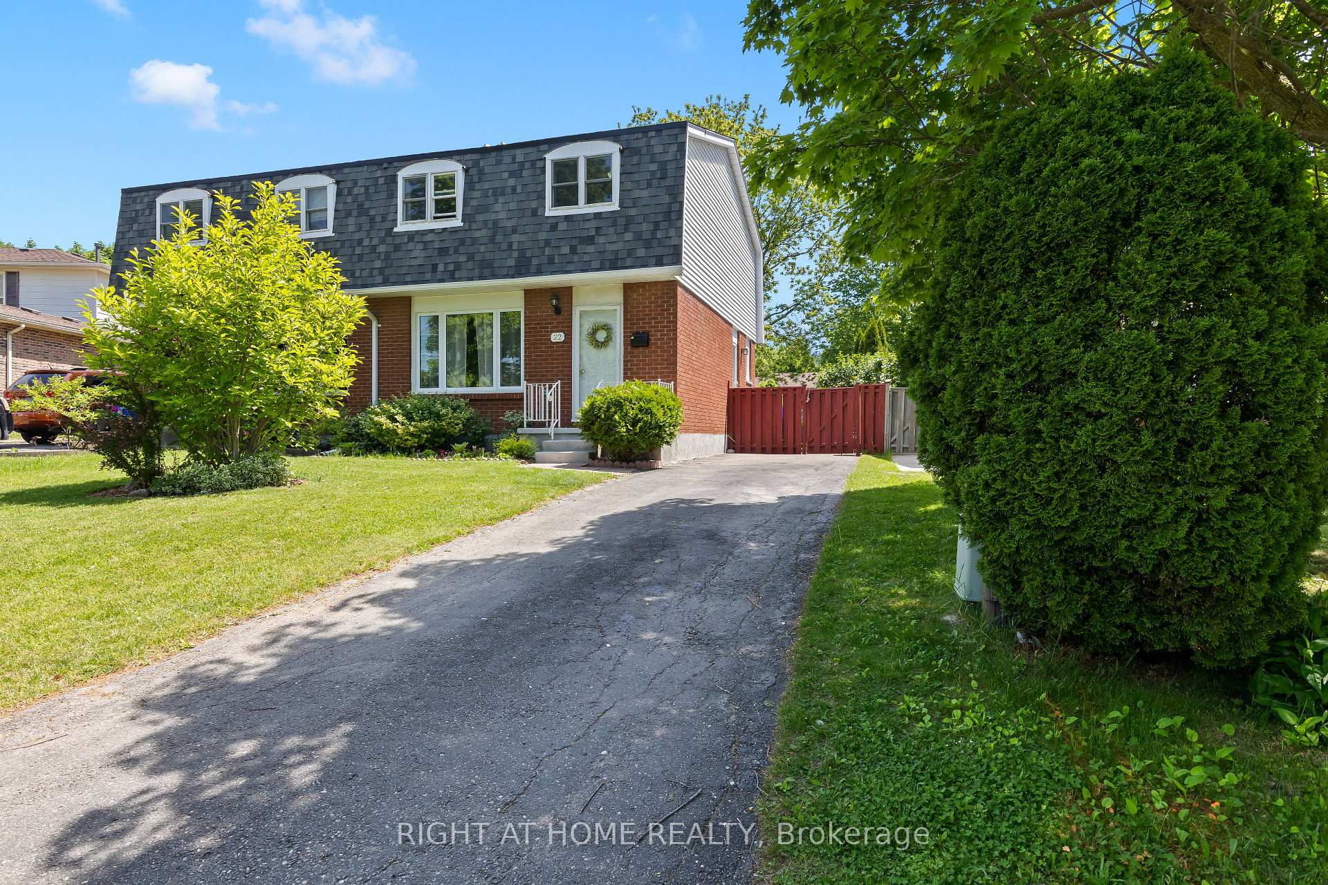 22 Vincent Crescent, London South, ON, exterior