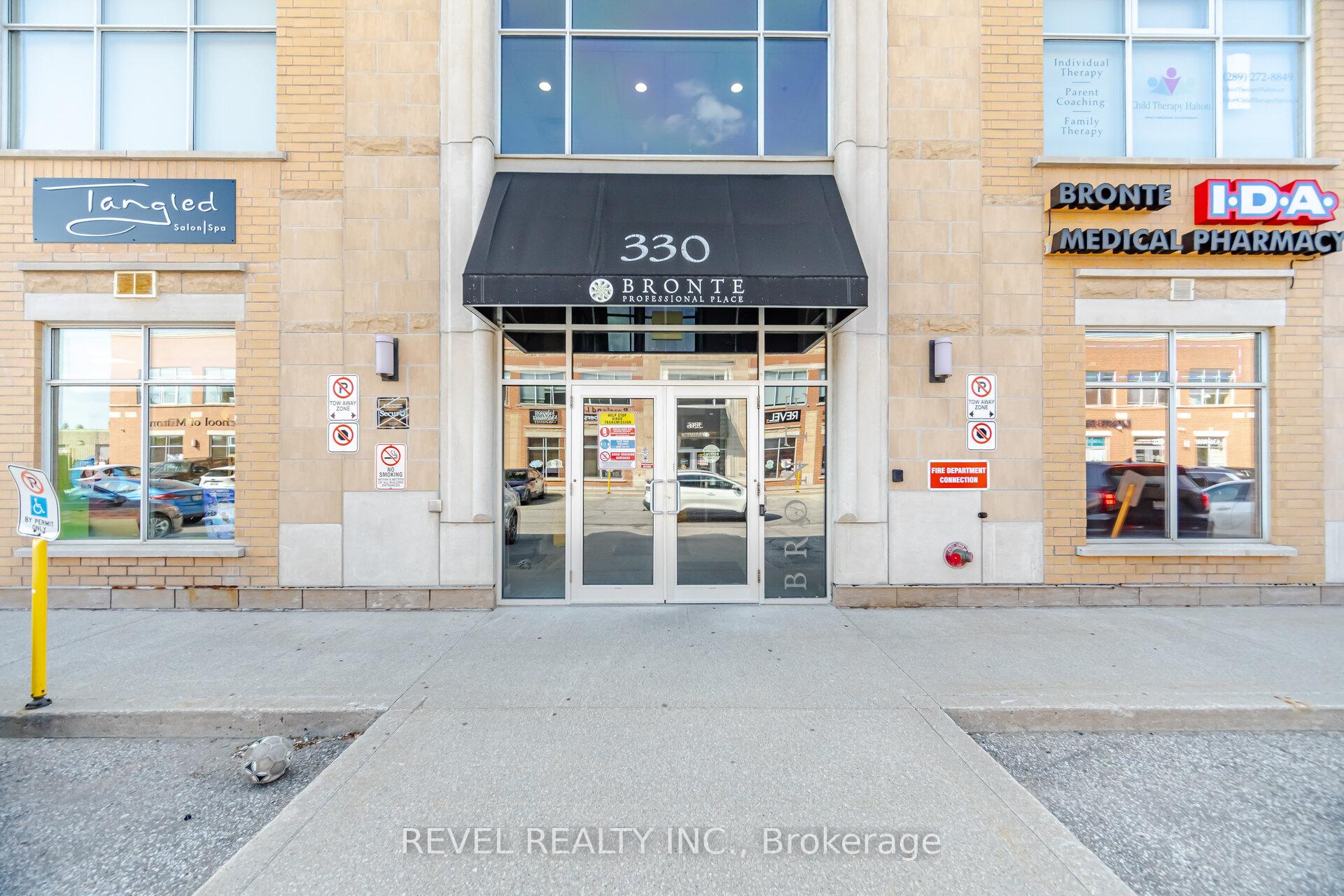 210 - 330 Bronte Street S, Milton, ON, exterior