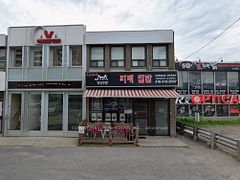 6068 Yonge Street, Toronto C07, ON, exterior