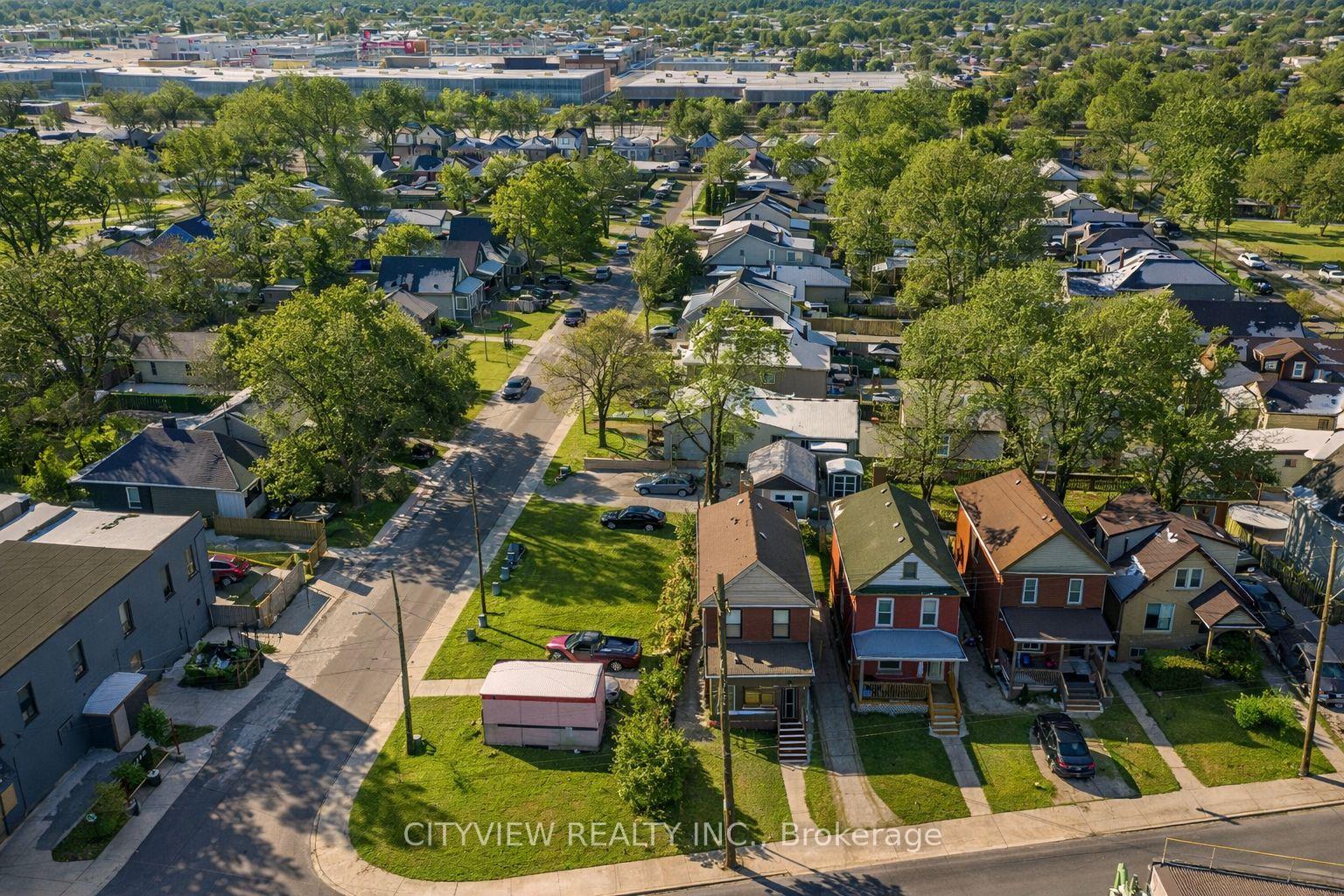 382 Beach Road, Hamilton, ON, exterior