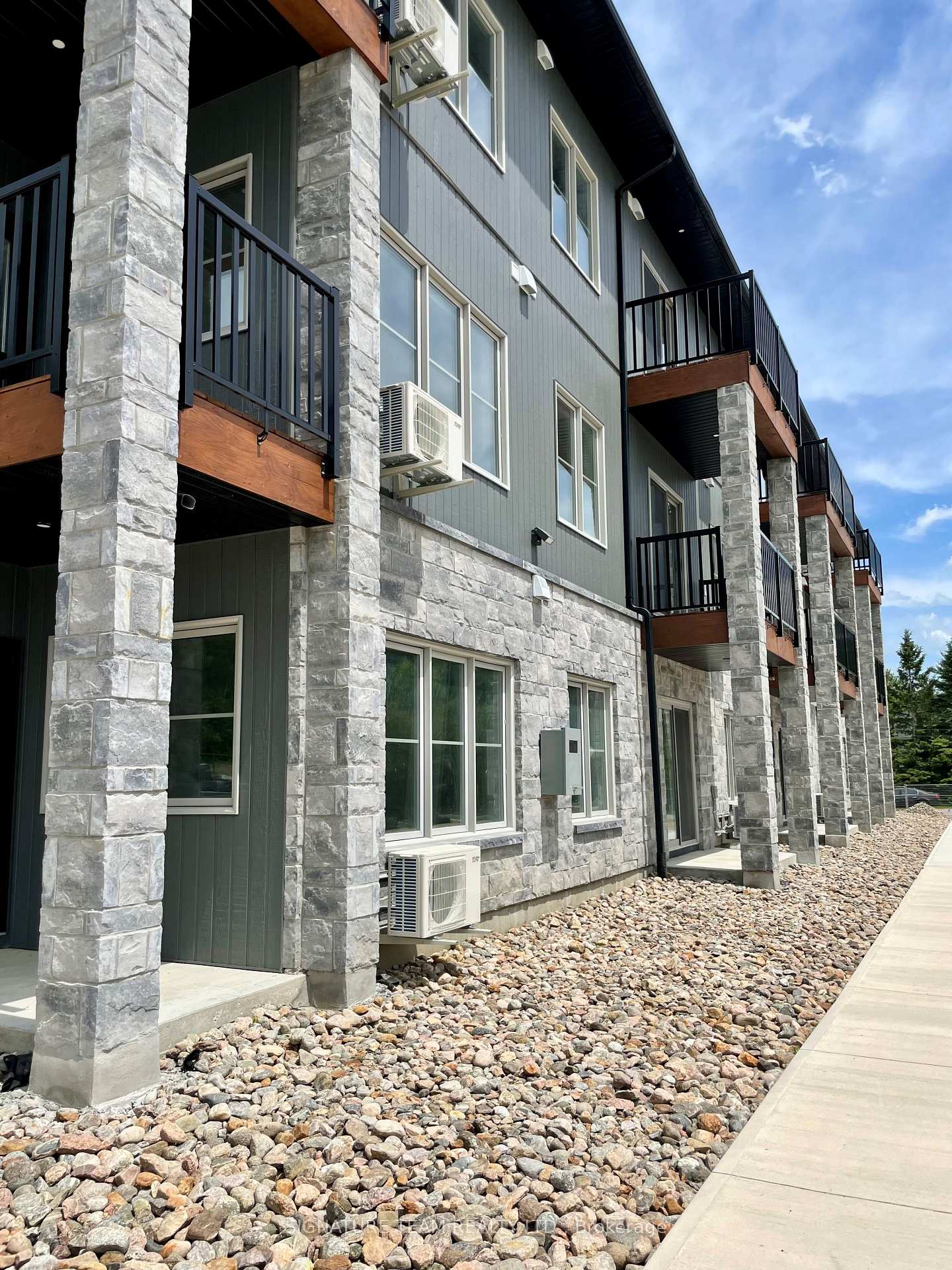207 - 78 B Queen Street, Bonnechere Valley, ON, exterior