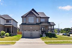 2 Rowland Street, Collingwood, ON, exterior