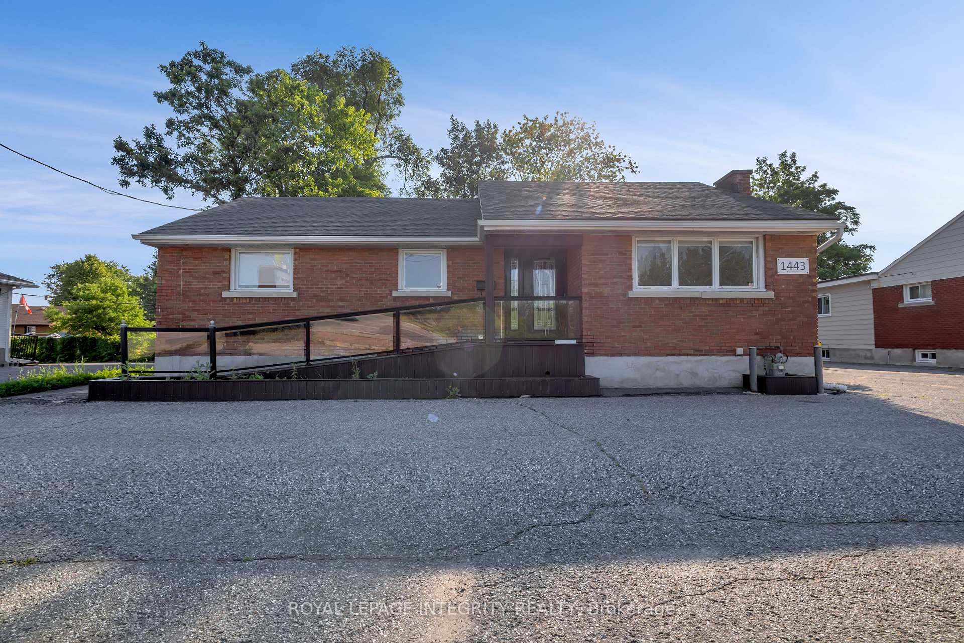 1443 Woodroffe Avenue, Meadowlands - Crestview and Area, ON, exterior