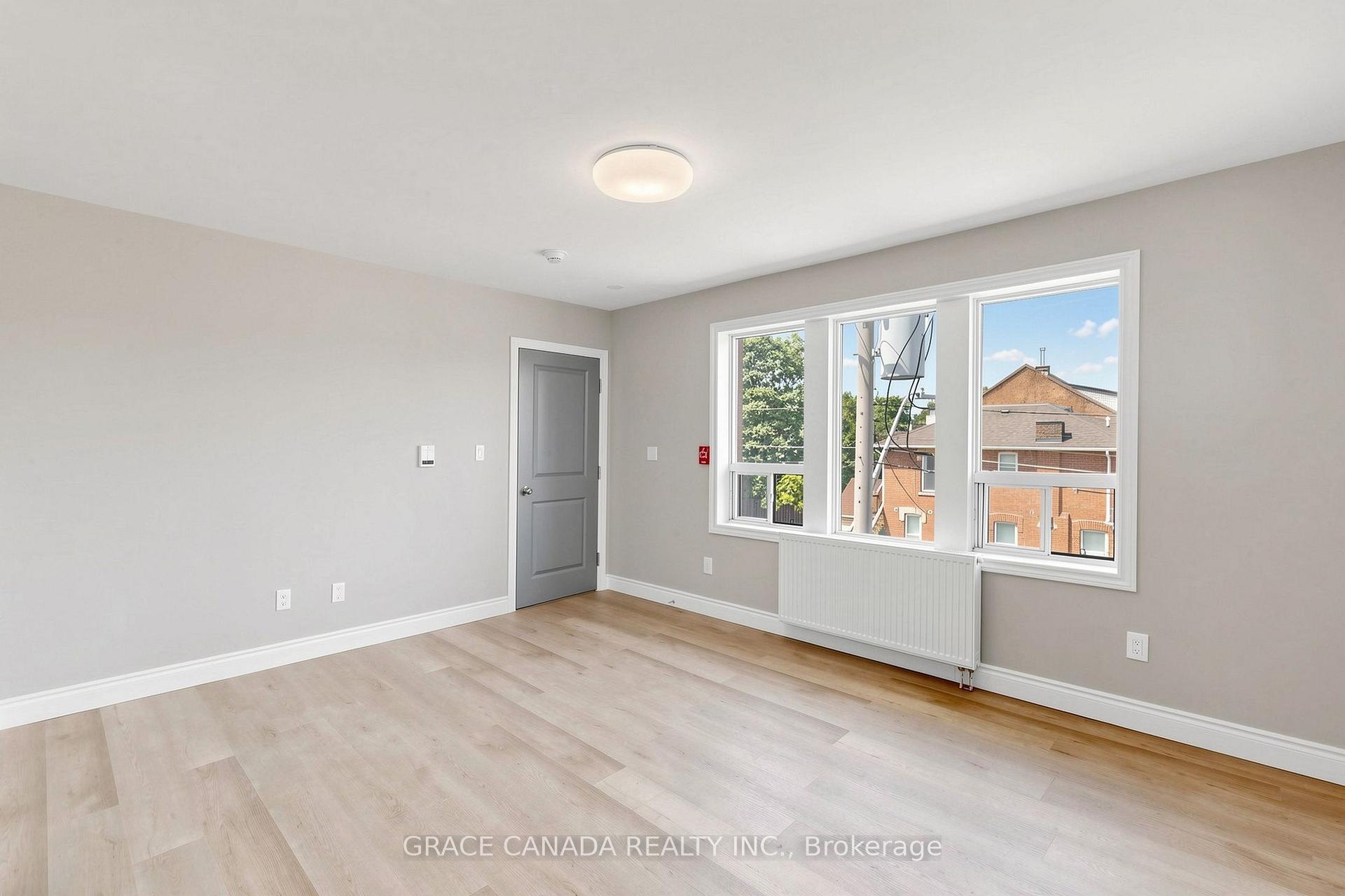 71 Sanford Avenue S, Hamilton, ON, exterior