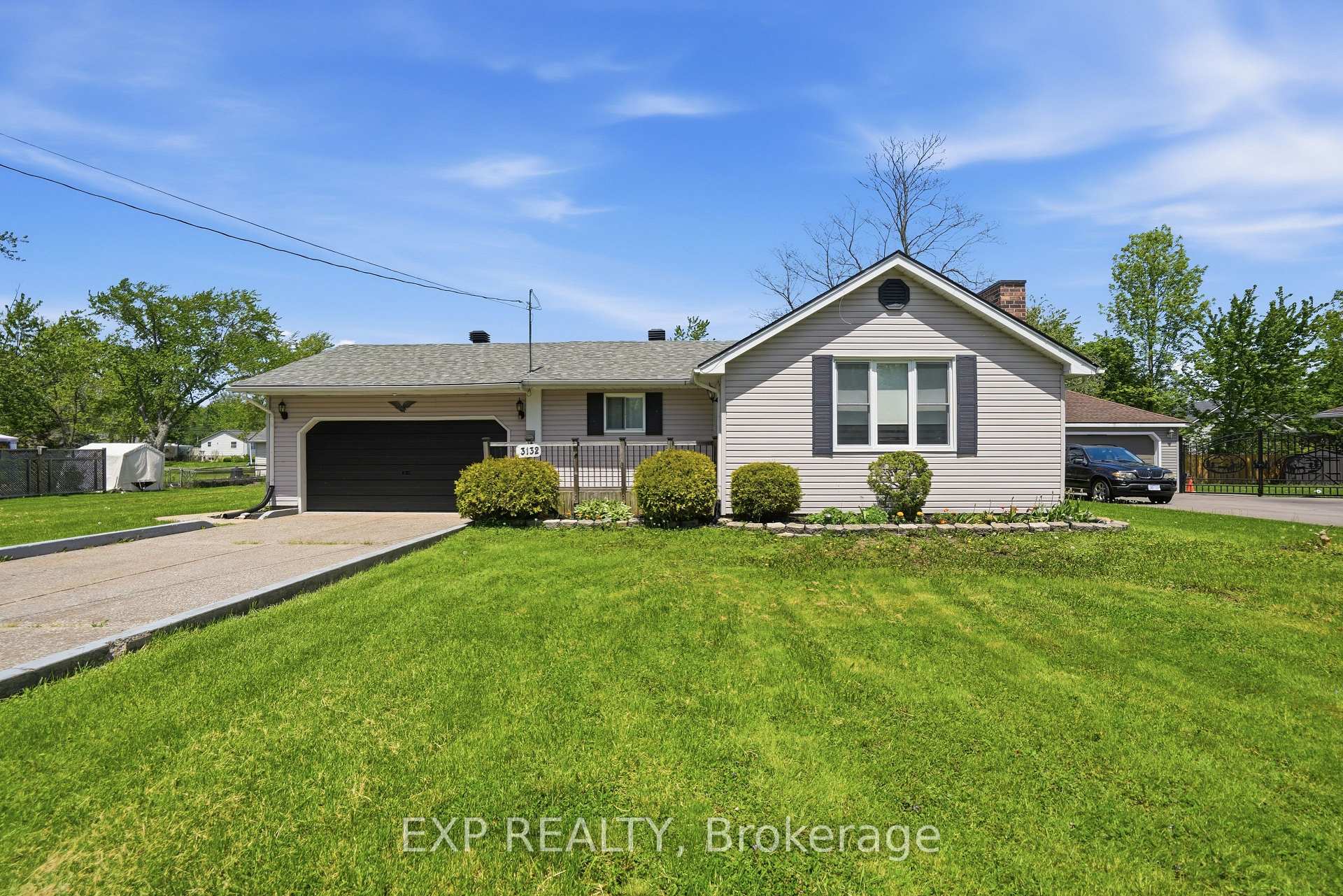 3132 Evadere Avenue, Fort Erie, ON, exterior