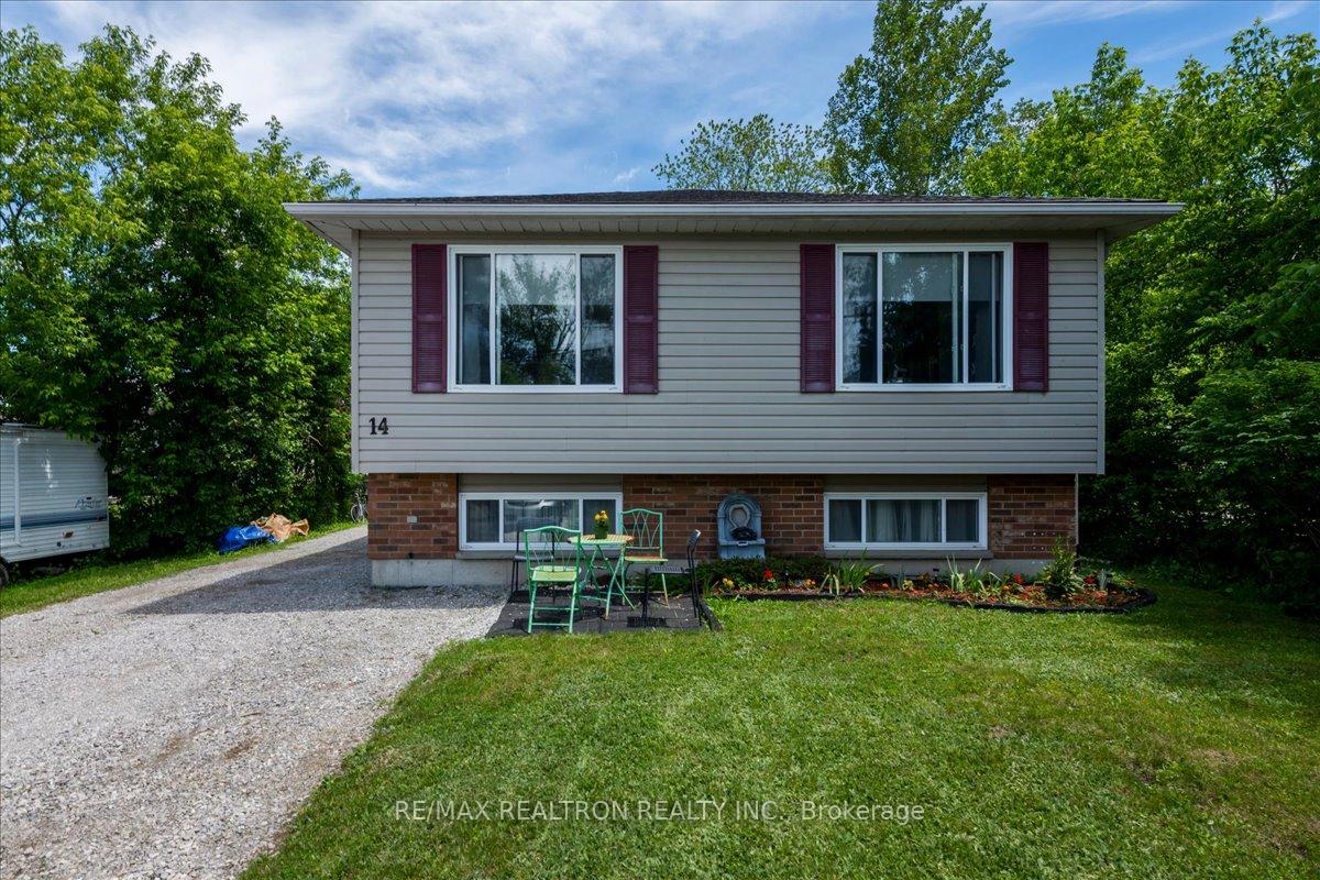 14 Courtland Street, Orillia, ON, exterior