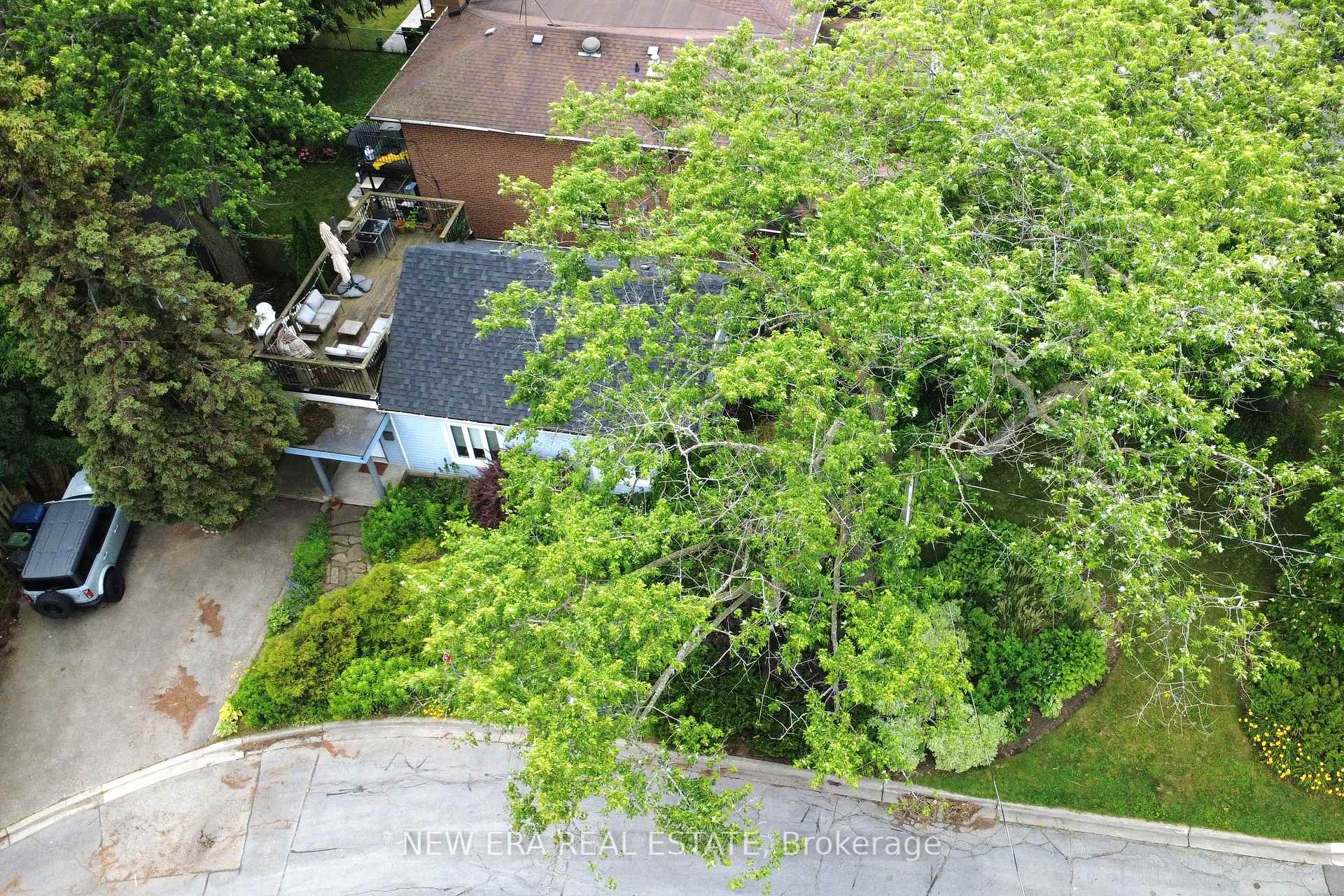 2 Foch Avenue, Toronto W06, ON, exterior