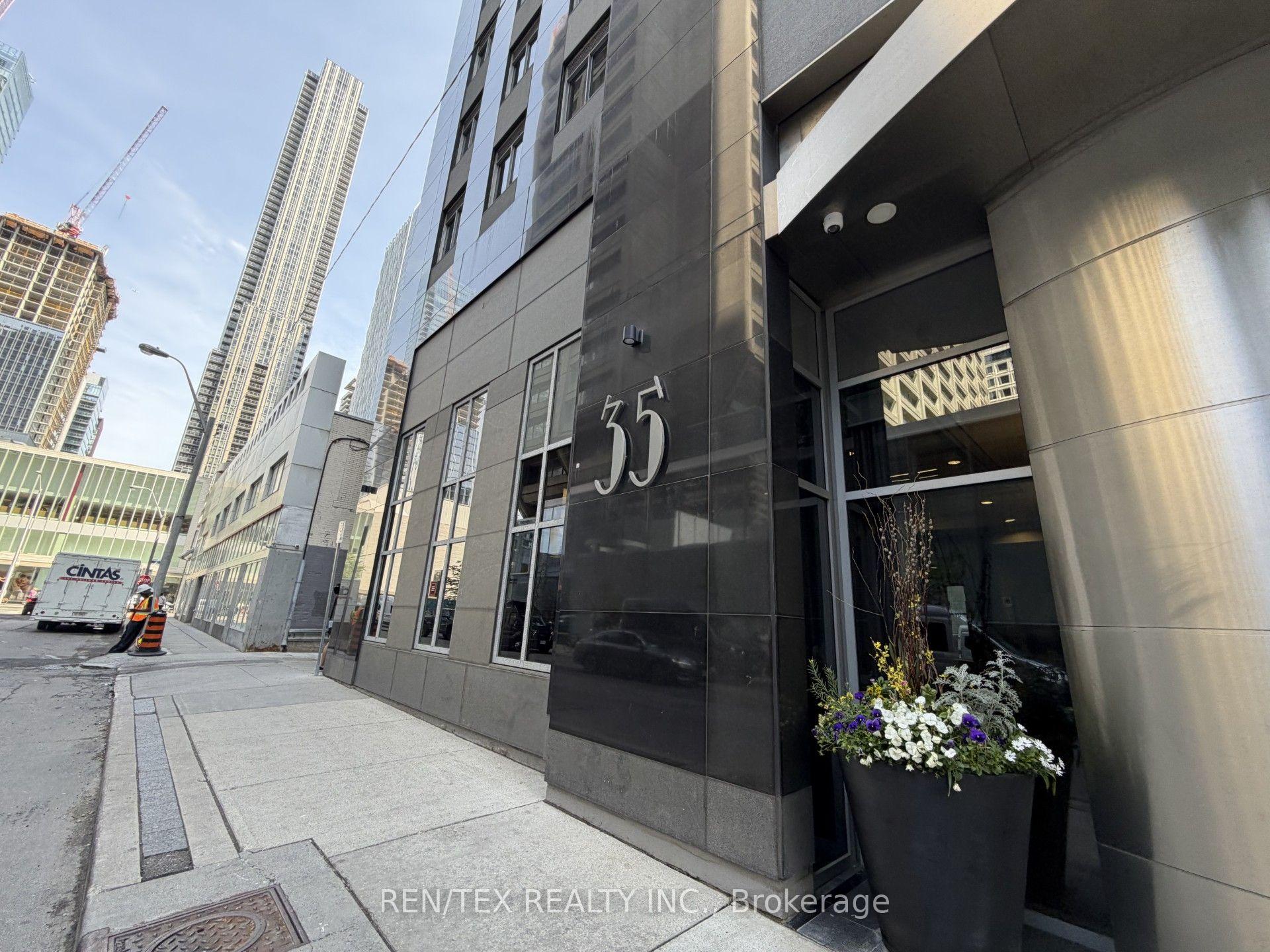 PH01 - 35 Balmuto Street, Toronto C01, ON, exterior