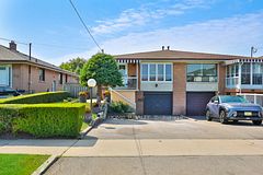 25 Larchwood Road, Toronto W05, ON, exterior