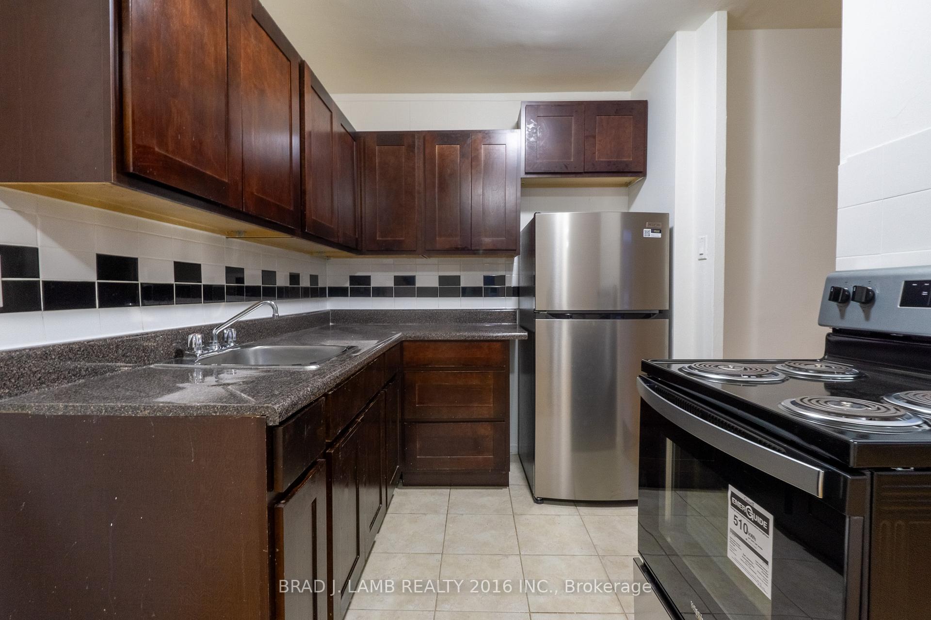 406 - 4 Hill Heights Road, Toronto W07, ON, exterior