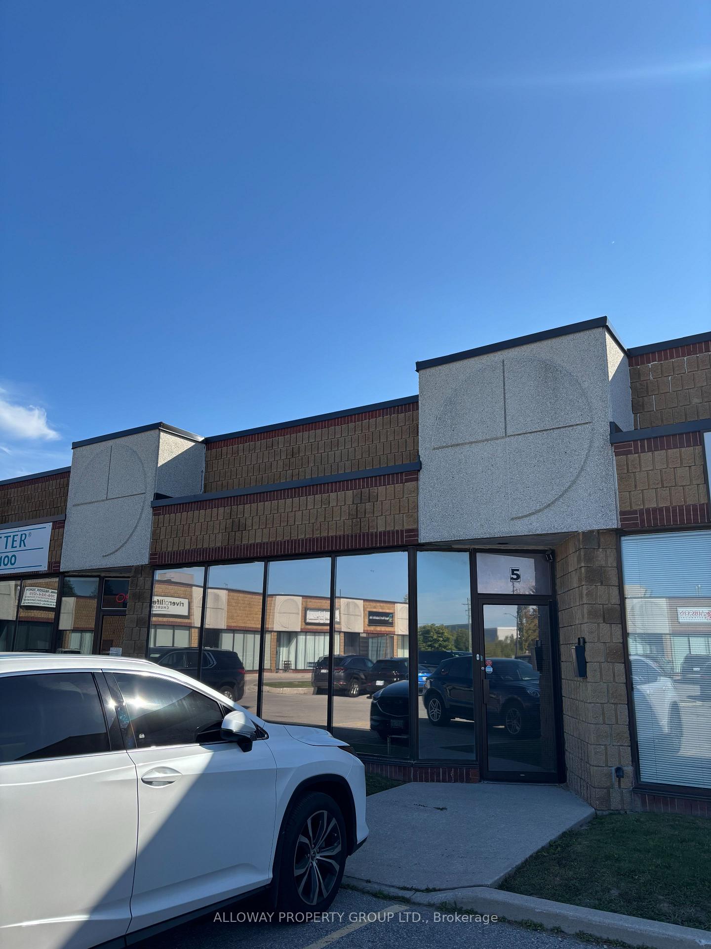 5 - 1260 Journey's End Circle, Newmarket, ON, exterior